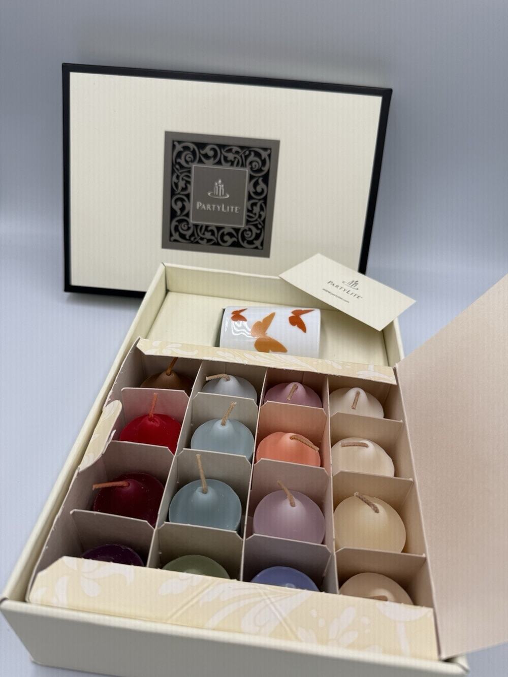 Partylite Bareeze gift set 16 votives and 1 holder Candles New